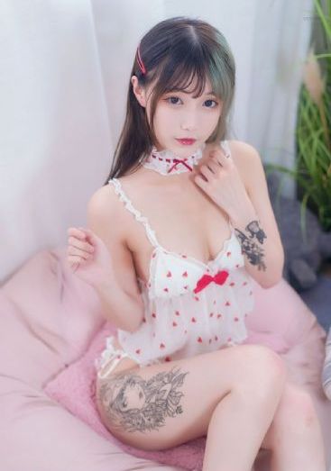青青草视视频精品在线_BD高清迅雷在线观看