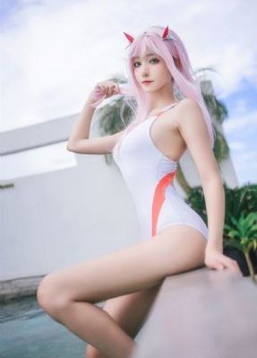 欧美情趣丝袜美腿玉足高跟鞋视频_剧情片免费播放